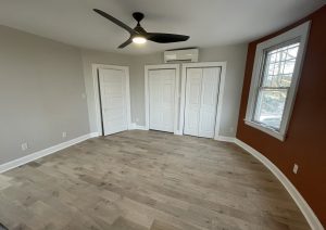 Renovated bedroom and bathroom by JL Home Builders, photo 6